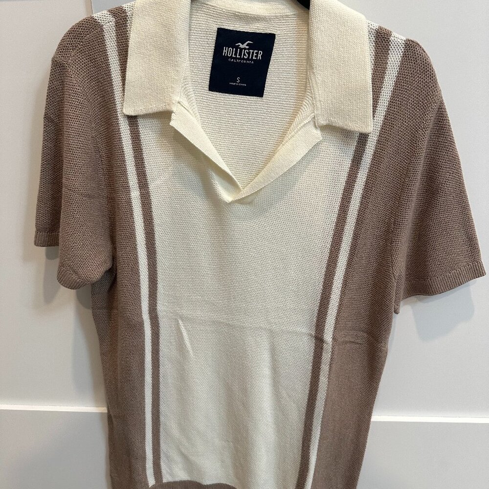 Hollister Colorblock Knit Polo Shirt – Cream & Taupe, Size S